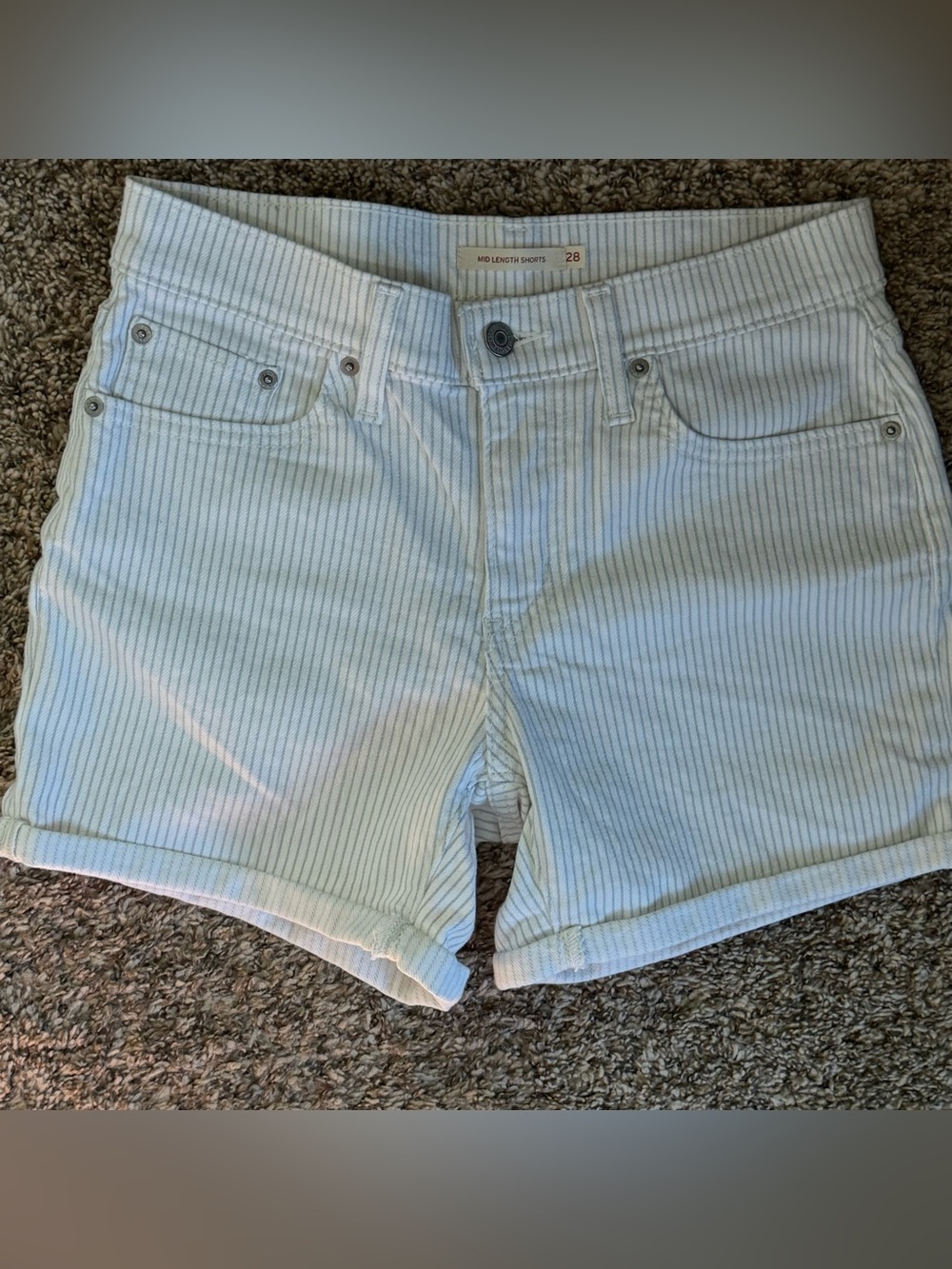 Levi’s Mid Length Shorts Women’s Size 28 White Pinstripe Stretch Denim